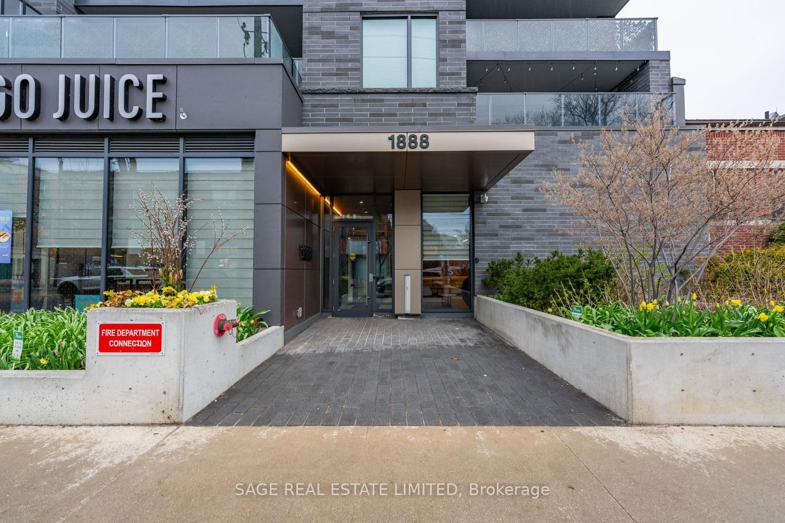 1888 Queen Street E, Unit 206 thumbnail 3