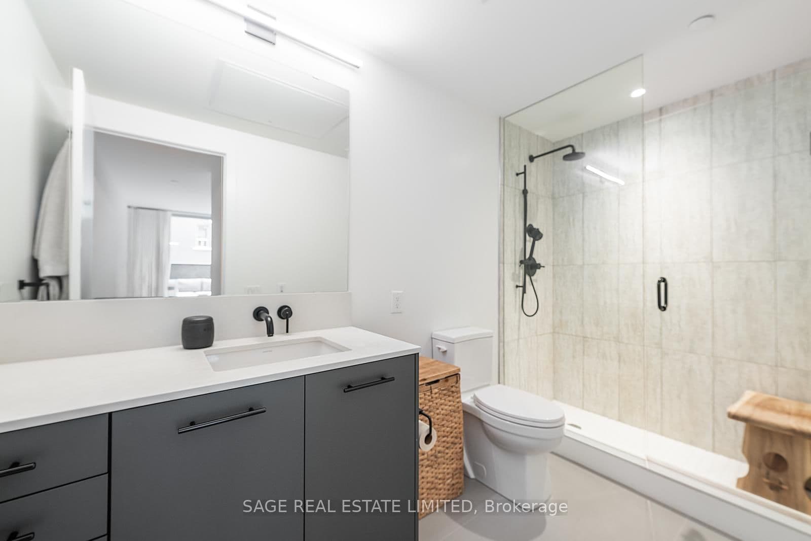 1888 Queen Street E, Unit 206 thumbnail 32