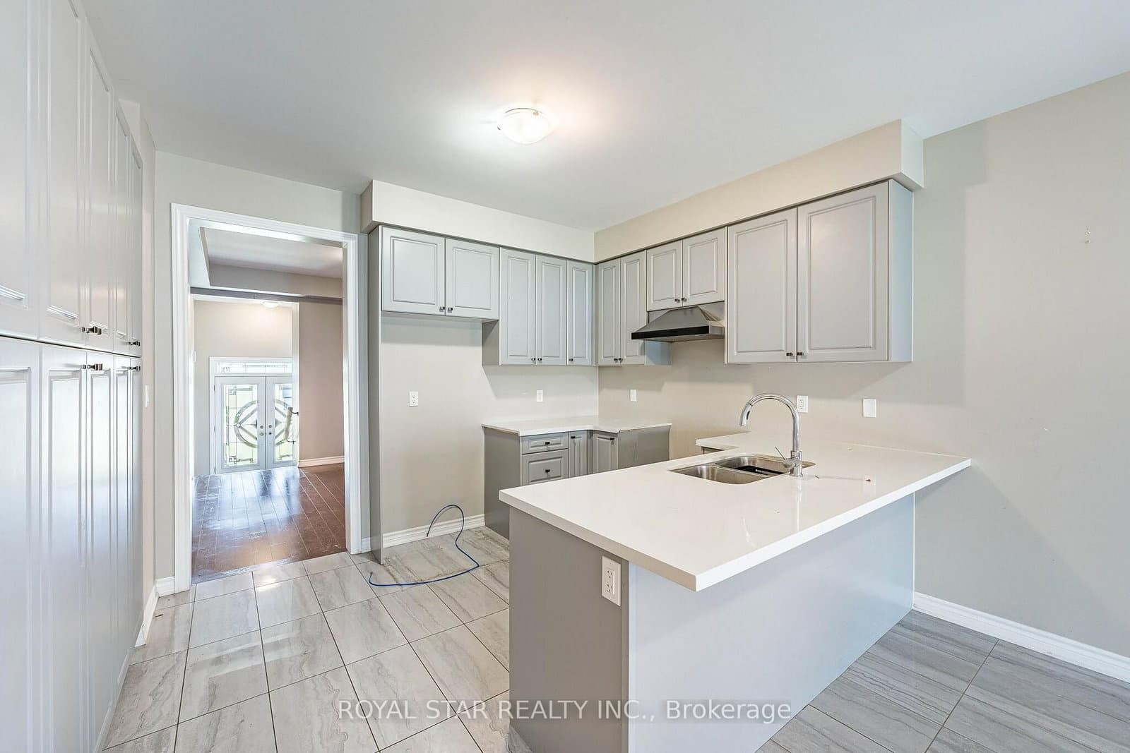 249 Fleetwood Drive thumbnail 14
