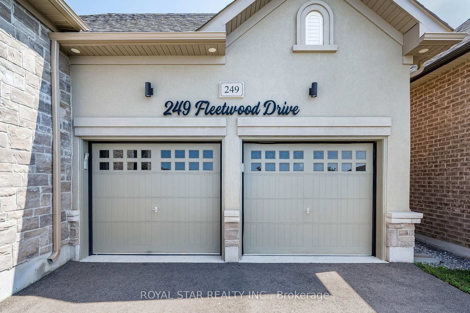 249 Fleetwood Drive thumbnail 4