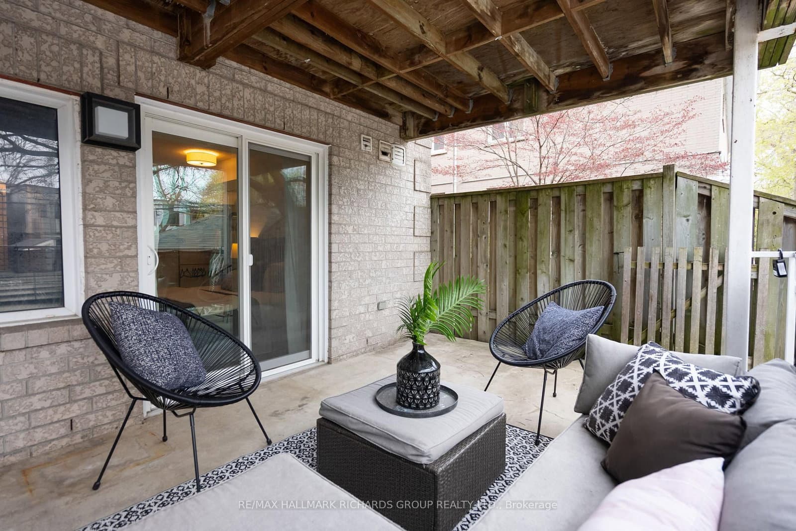 325 Kingston Road, Unit 101 thumbnail 19