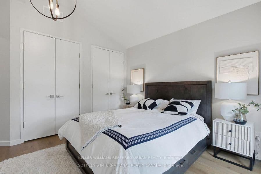 32 Eaton Avenue, Unit 2 thumbnail 3