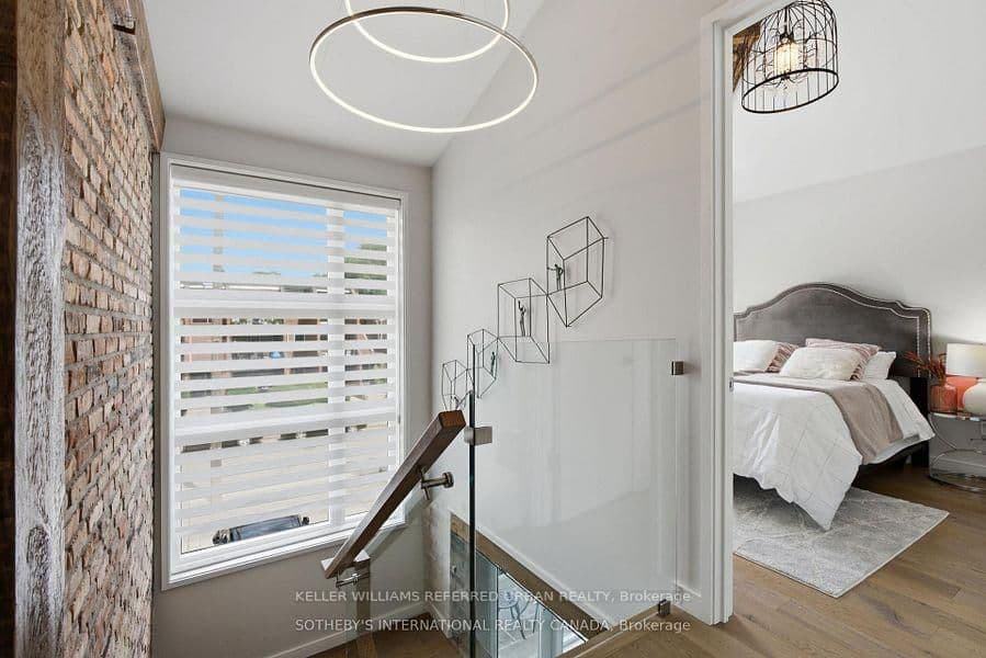 32 Eaton Avenue, Unit 2 thumbnail 5