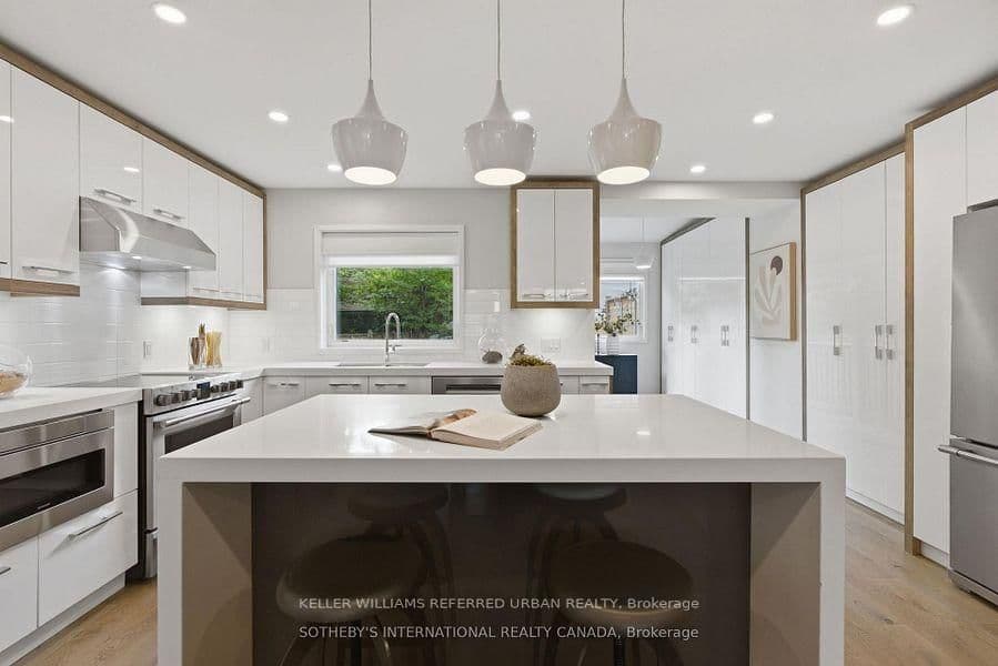 32 Eaton Avenue, Unit 2 thumbnail 8