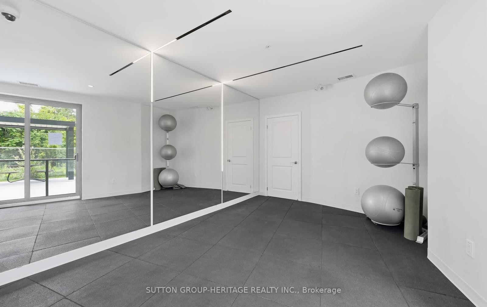 385 Artic Red Drive, Unit 402 thumbnail 24