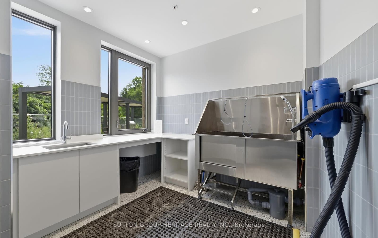 385 Artic Red Drive, Unit 402 thumbnail 32