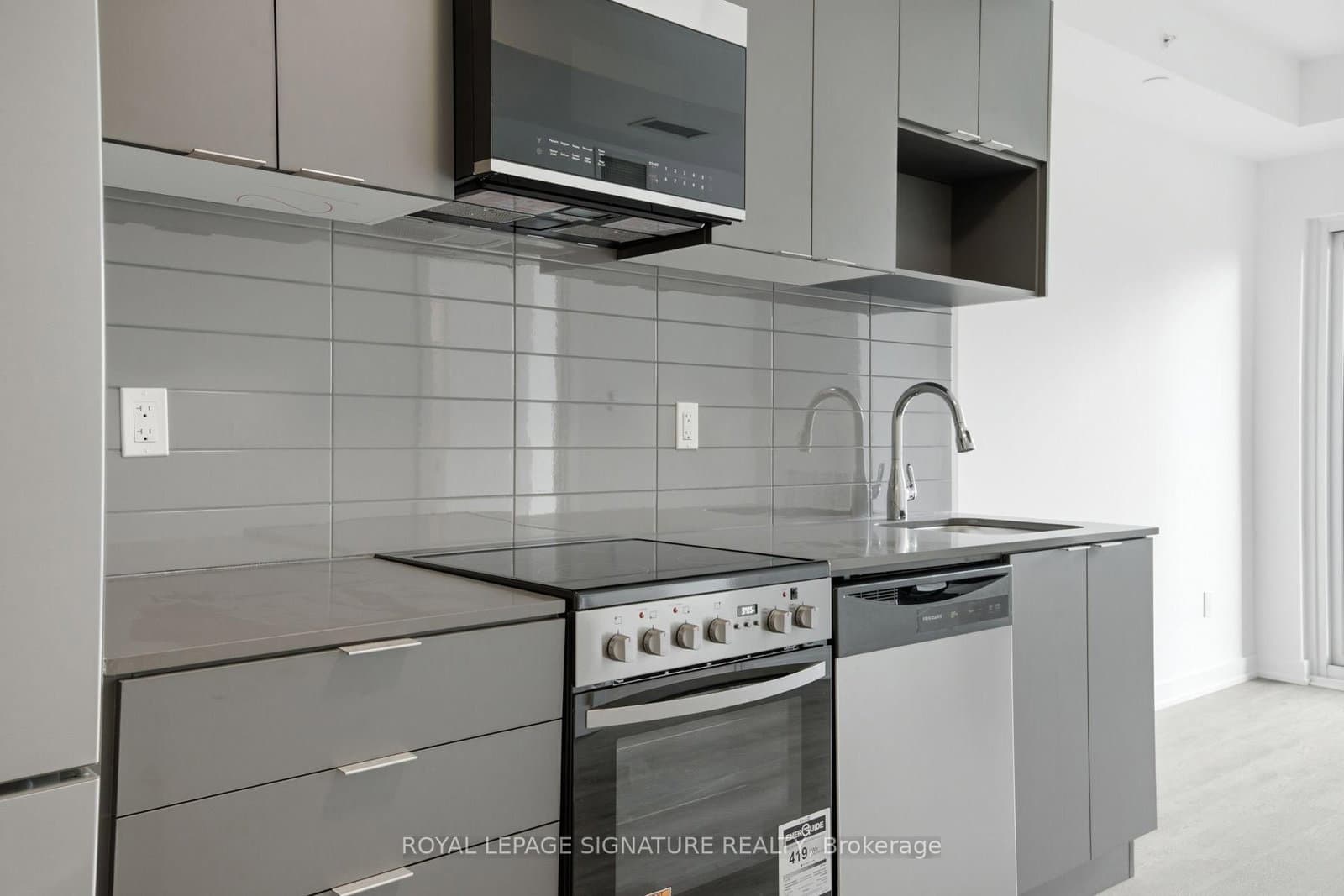 4569 Kingston Road, Unit 306 thumbnail 4