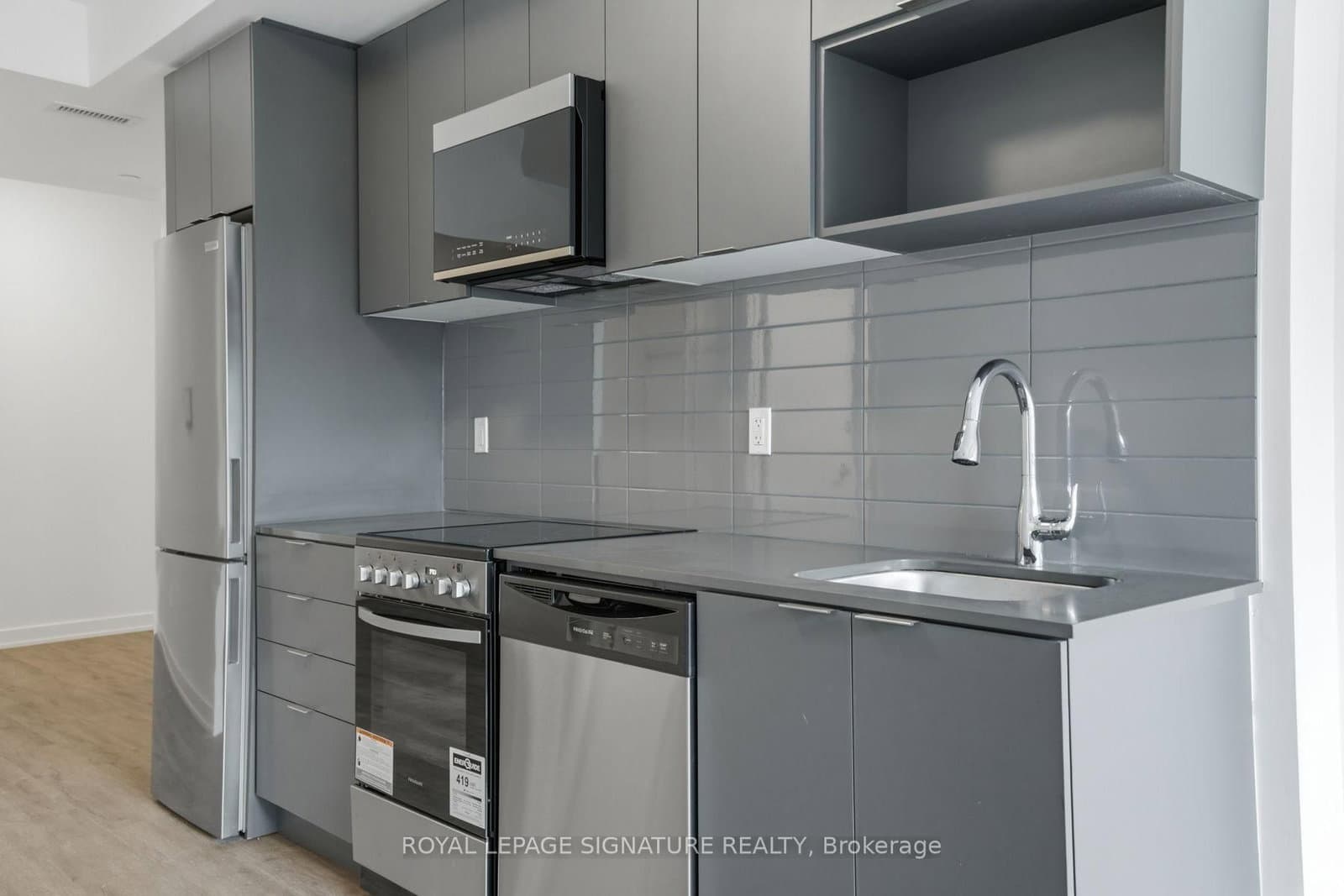 4569 Kingston Road, Unit 306 thumbnail 5