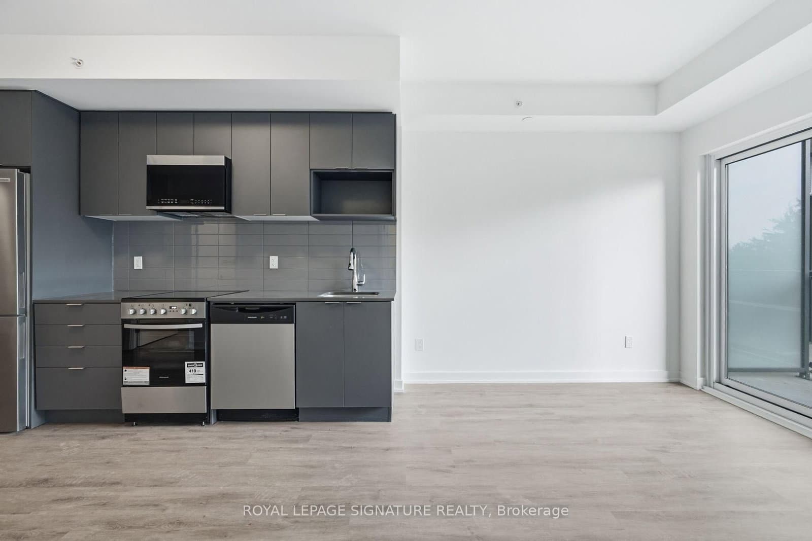 4569 Kingston Road, Unit 306 thumbnail 6