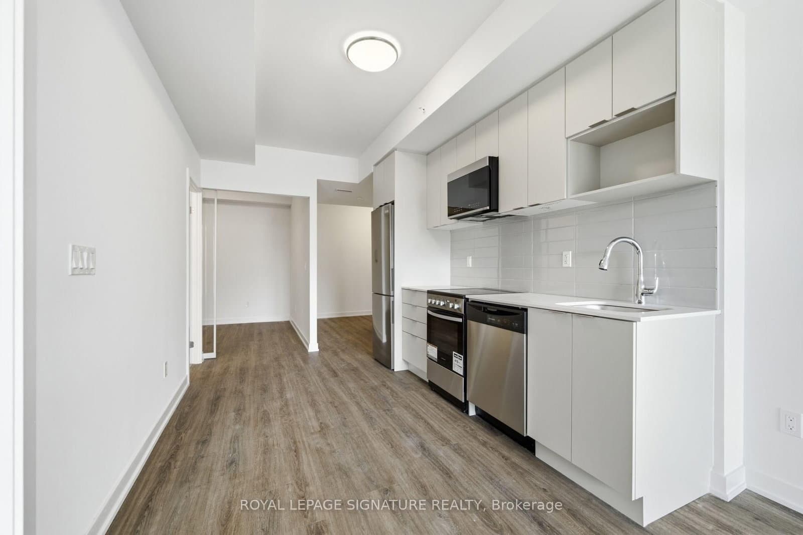 4569 Kingston Road, Unit 405 thumbnail 2