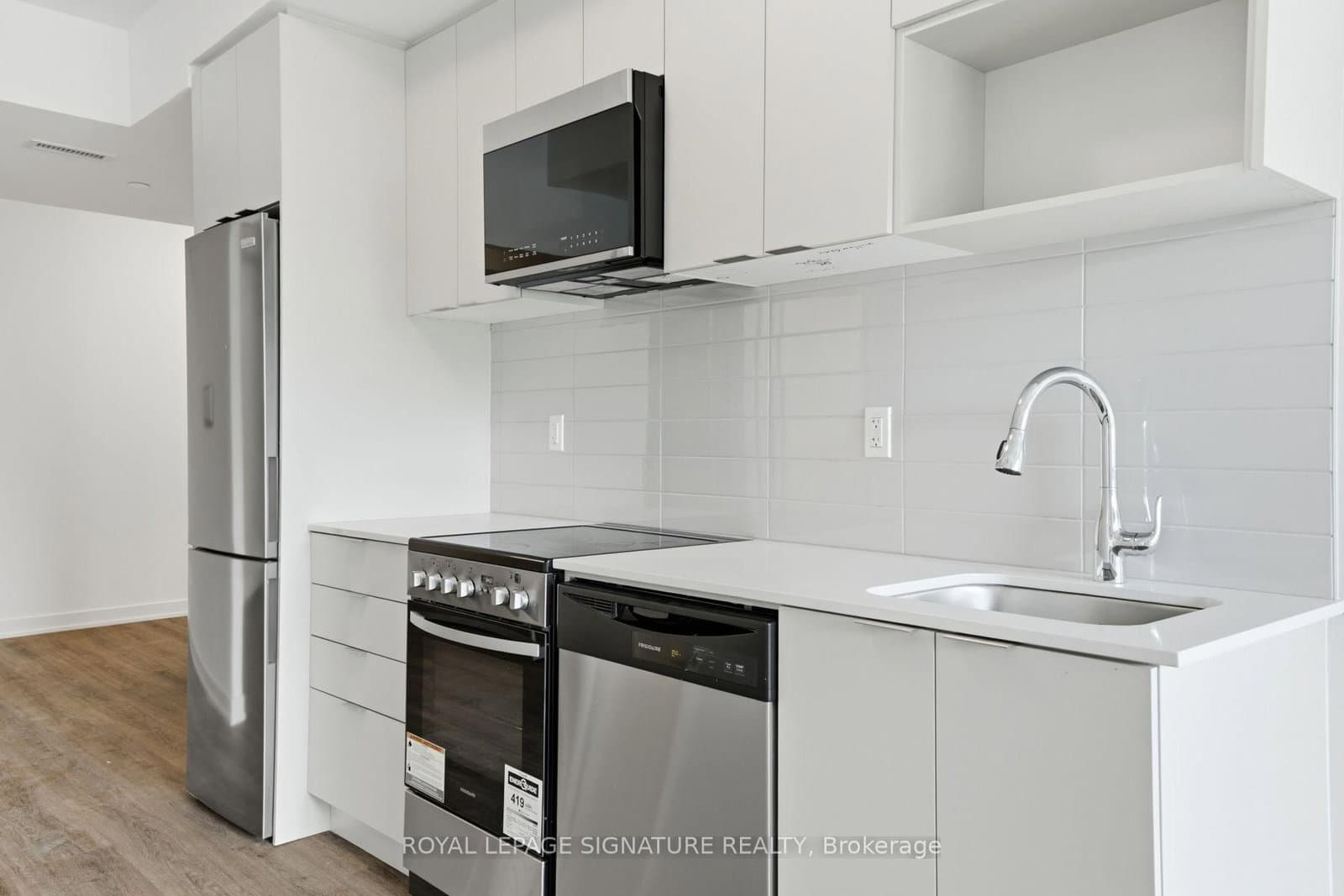 4569 Kingston Road, Unit 405 thumbnail 5