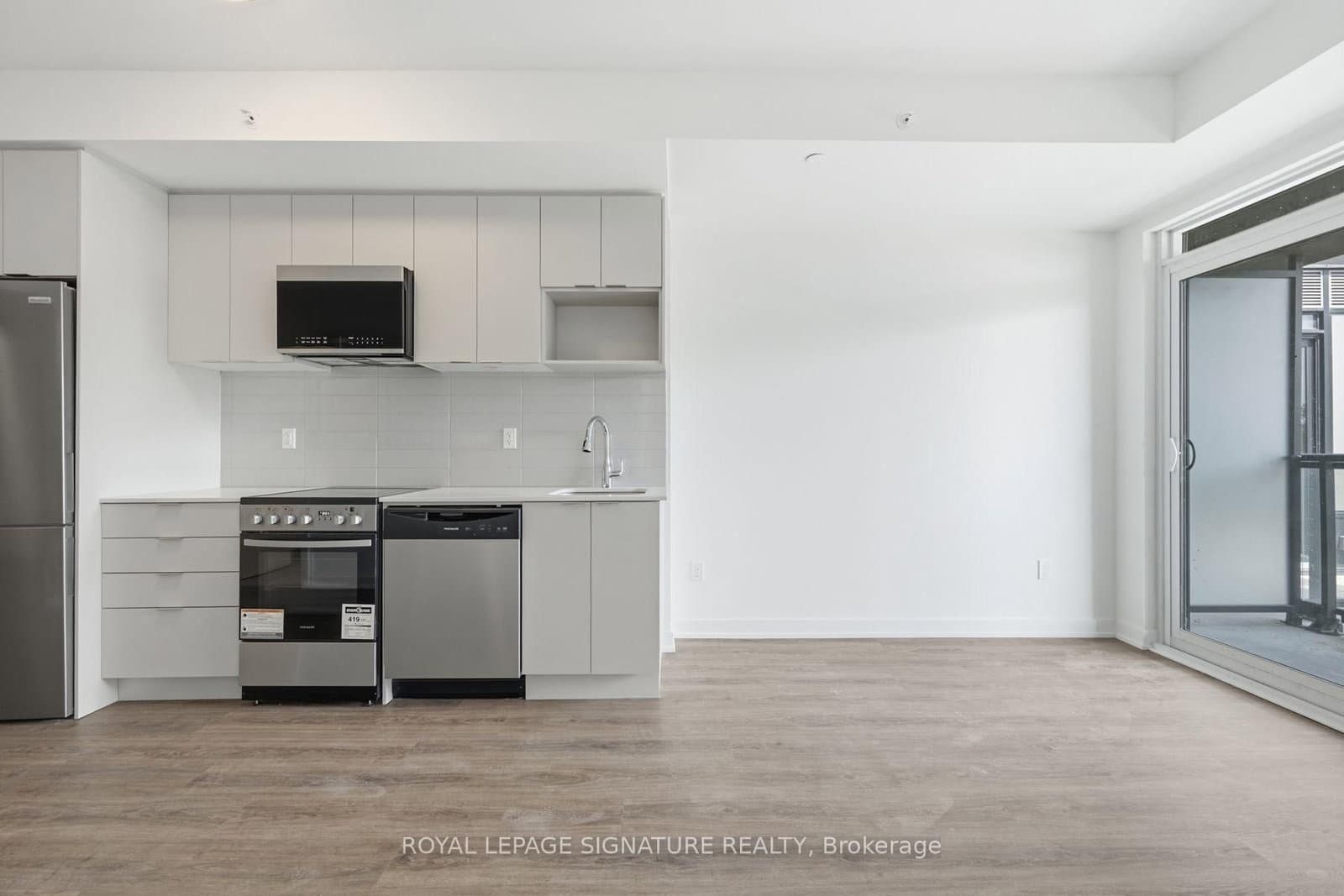 4569 Kingston Road, Unit 405 thumbnail 7