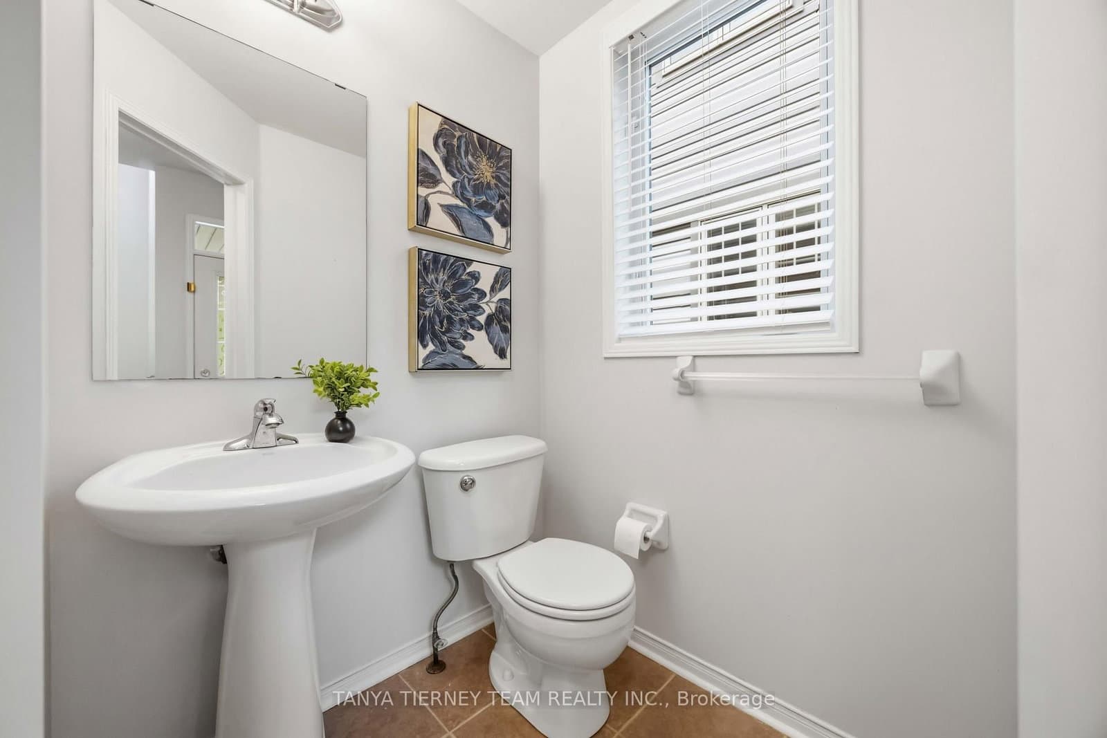 75 Robert Attersley Drive E thumbnail 11