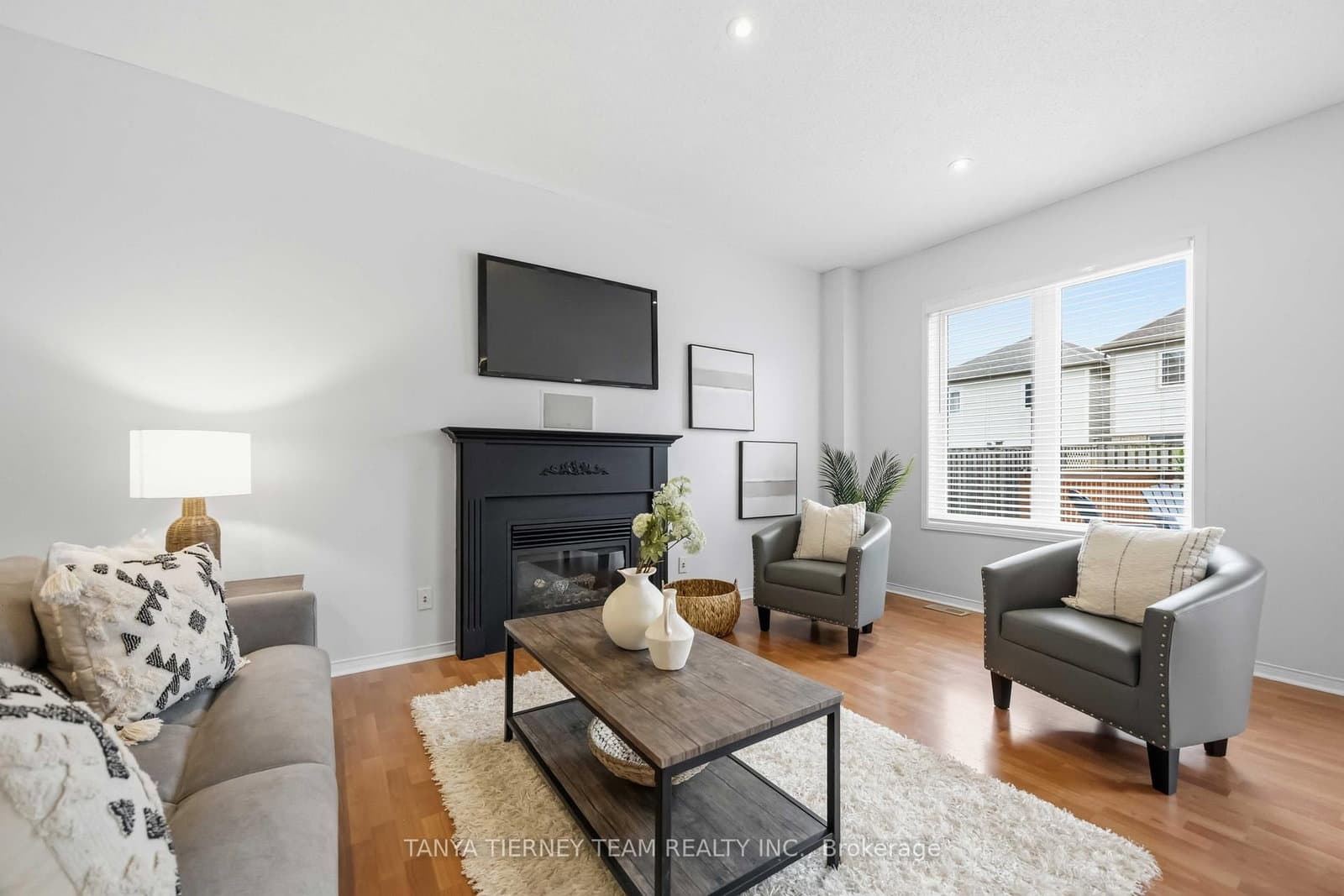75 Robert Attersley Drive E thumbnail 25