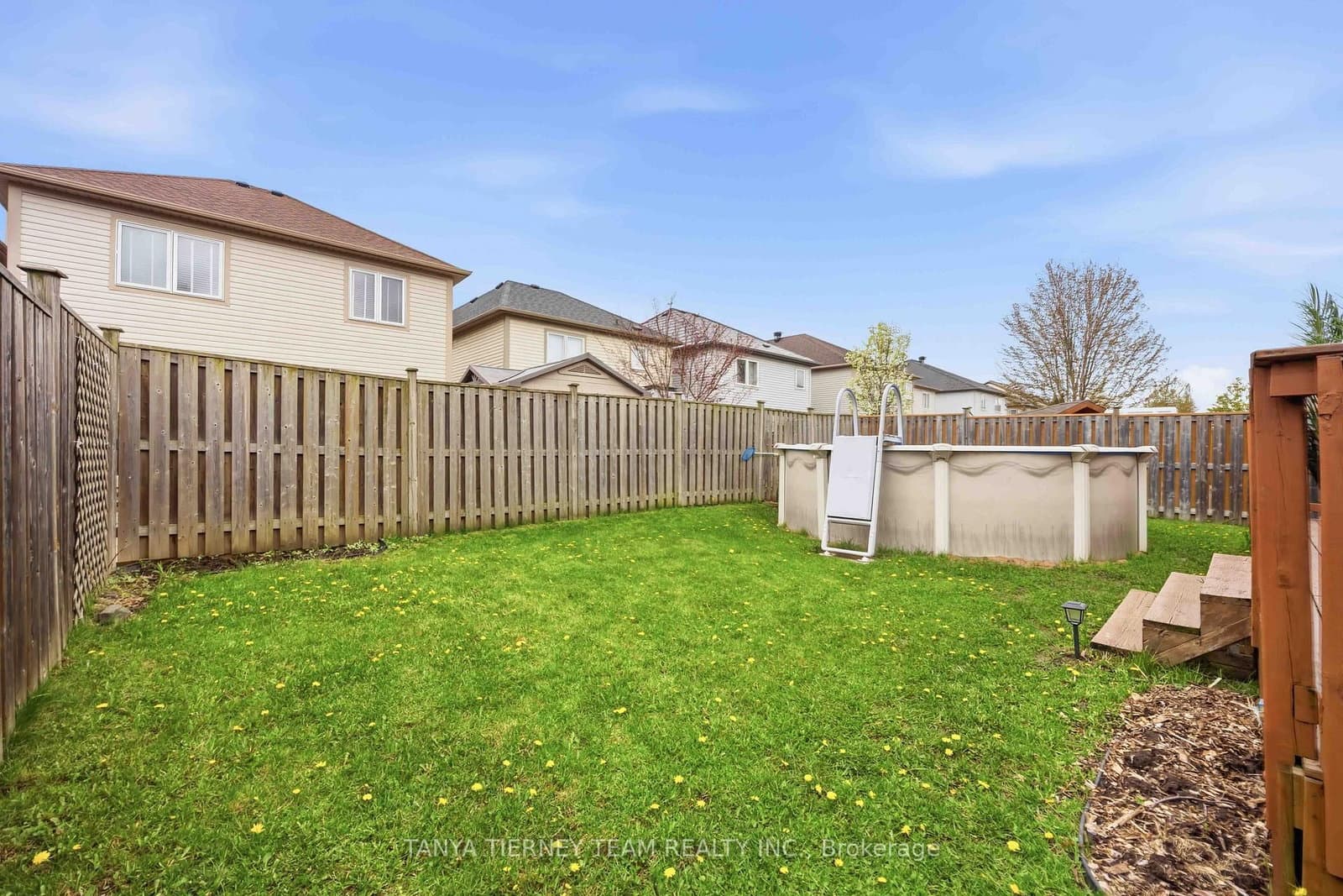 75 Robert Attersley Drive E thumbnail 46