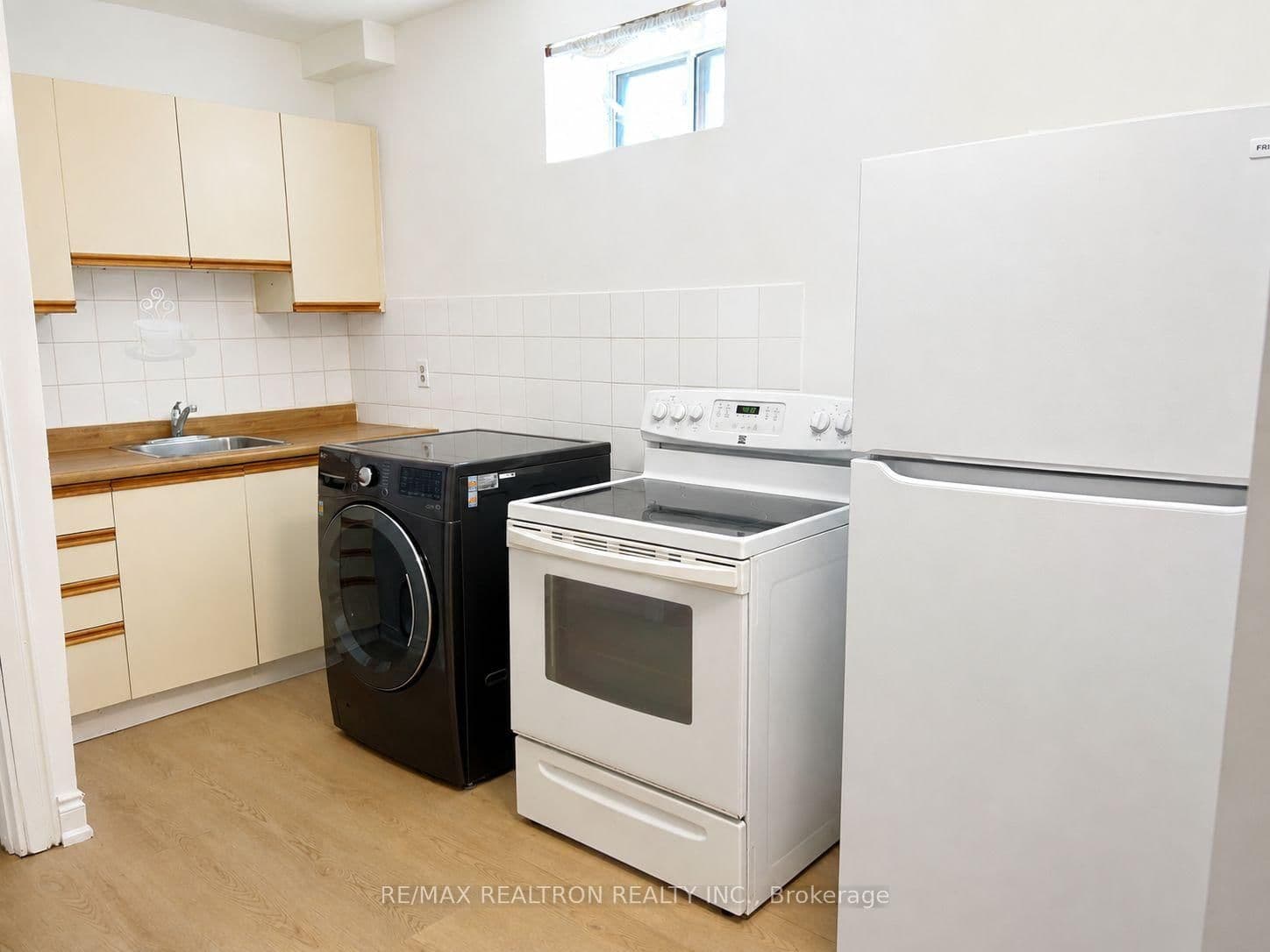 322 Morrish Road, Unit Basement thumbnail 5