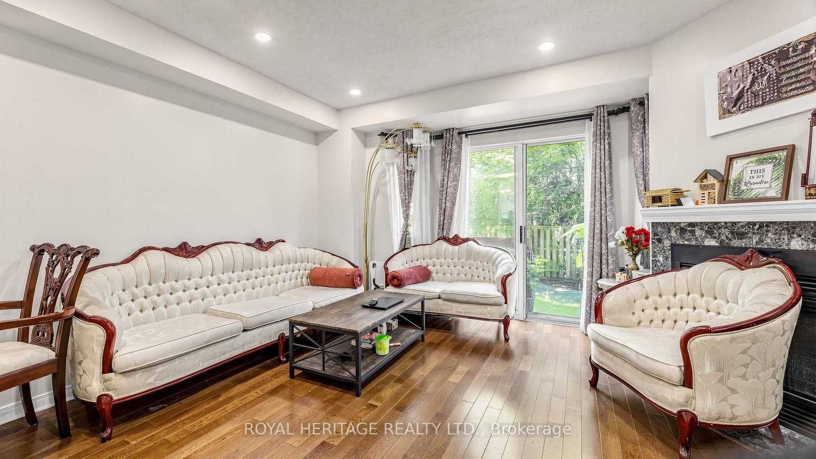 2472 Eglinton Avenue E, Unit Th 19 thumbnail 3