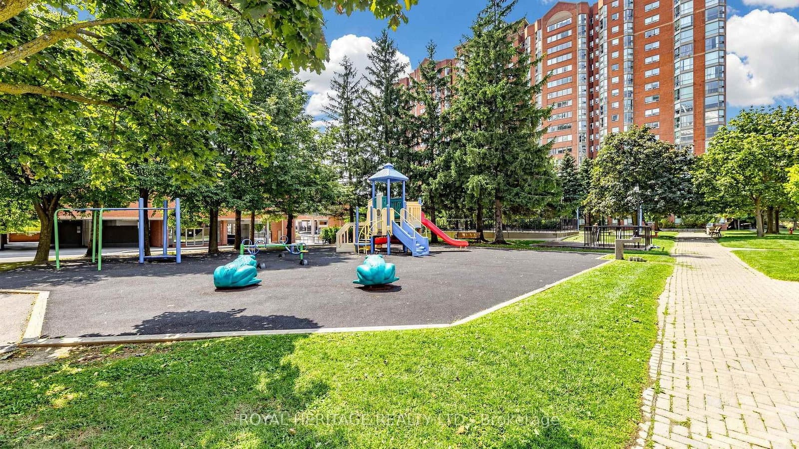 2472 Eglinton Avenue E, Unit Th 19 thumbnail 47