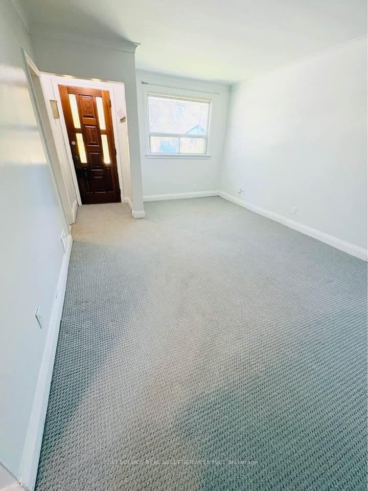 74 Vanbrugh Avenue thumbnail 3