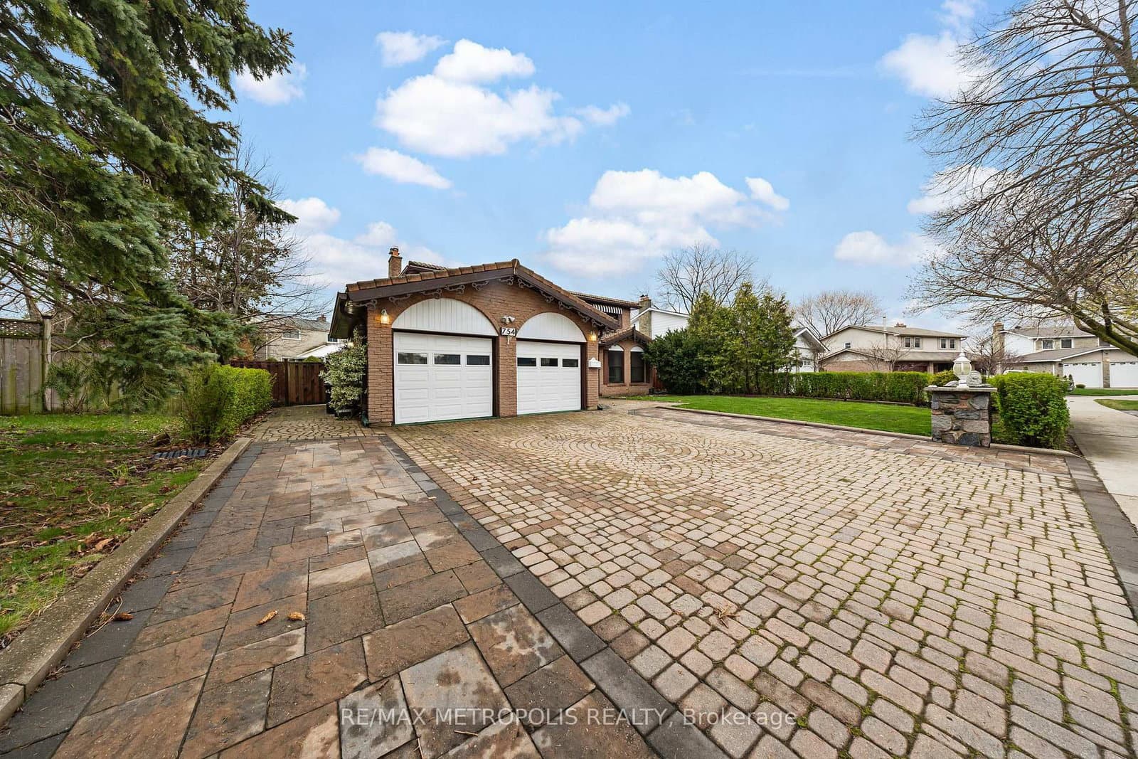 754 Eyer Drive, Unit Upper thumbnail 3
