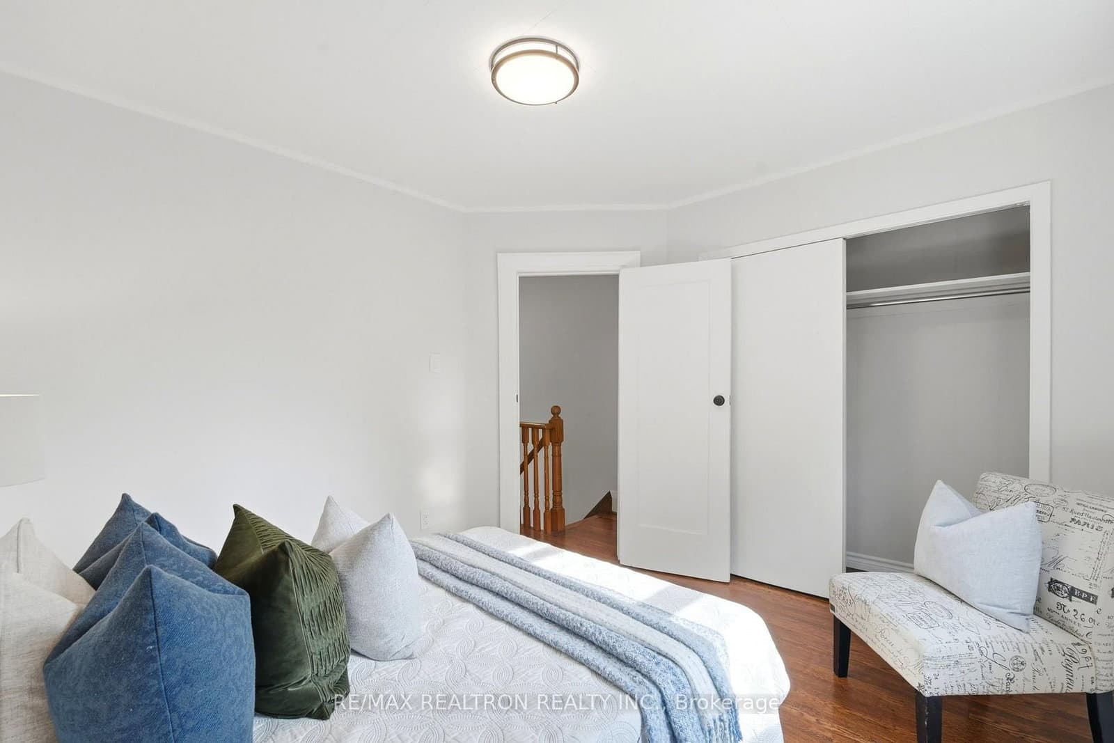1056 Woodbine Avenue W thumbnail 29