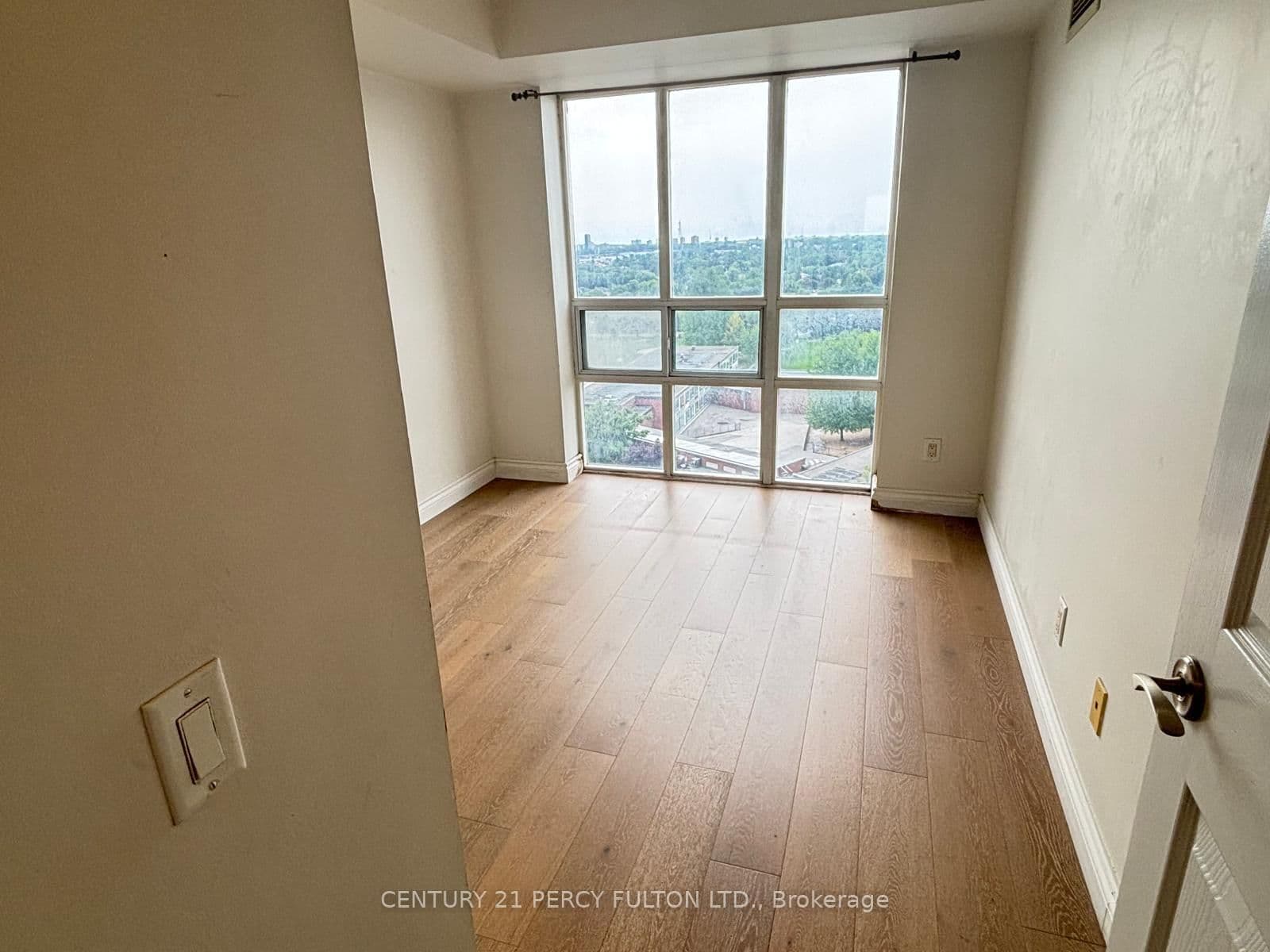 8 Mondeo Drive, Unit 1101 thumbnail 13