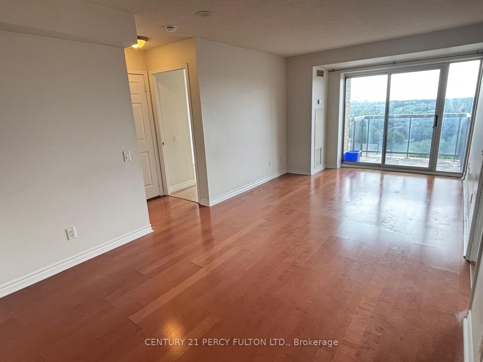 8 Mondeo Drive, Unit 1101 thumbnail 3