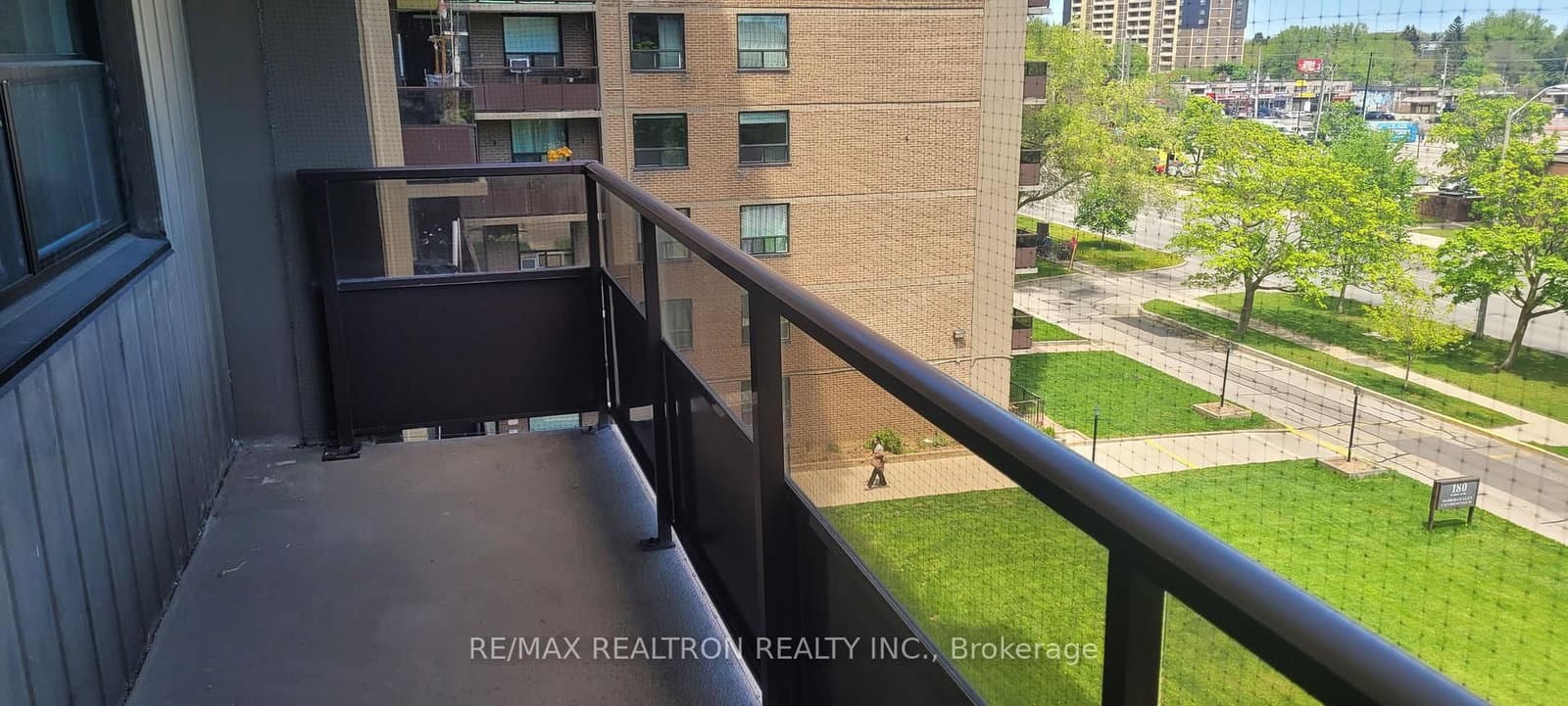 180 Markham Road, Unit 504 thumbnail 11