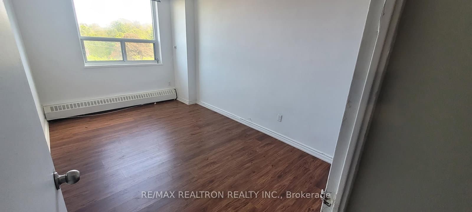 180 Markham Road, Unit 504 thumbnail 20