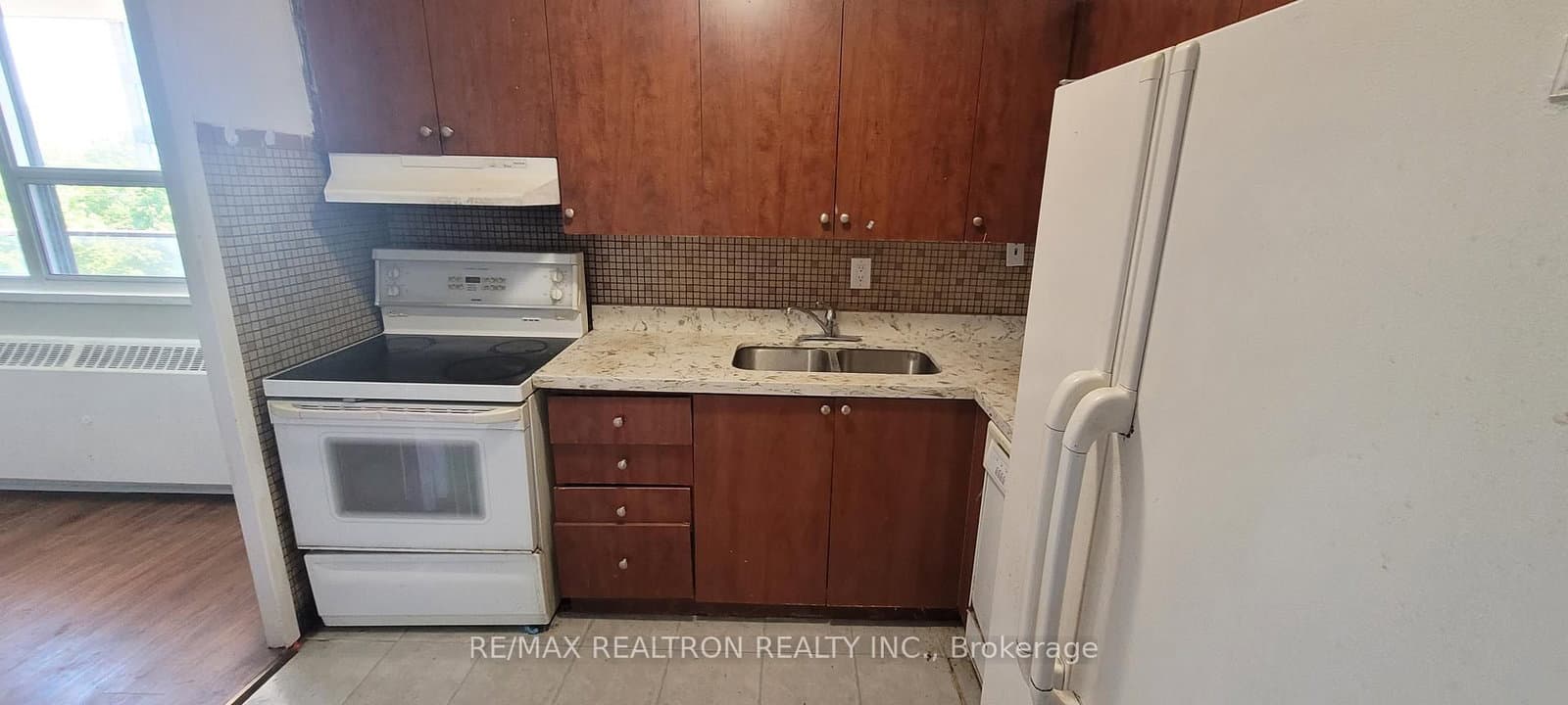 180 Markham Road, Unit 504 thumbnail 28