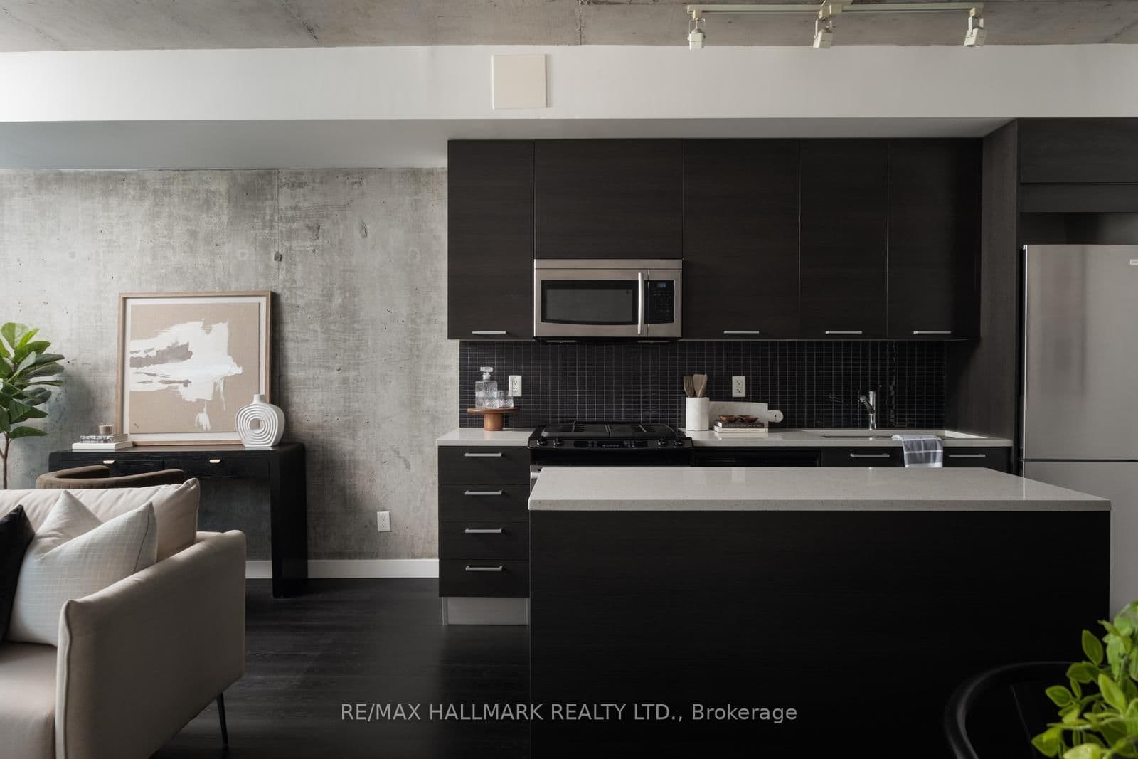 90 Broadview Avenue, Unit 202 thumbnail 10