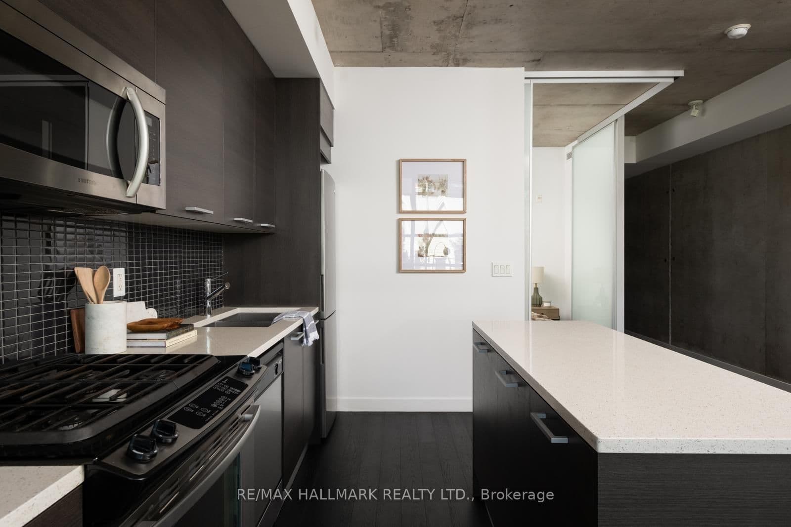 90 Broadview Avenue, Unit 202 thumbnail 12