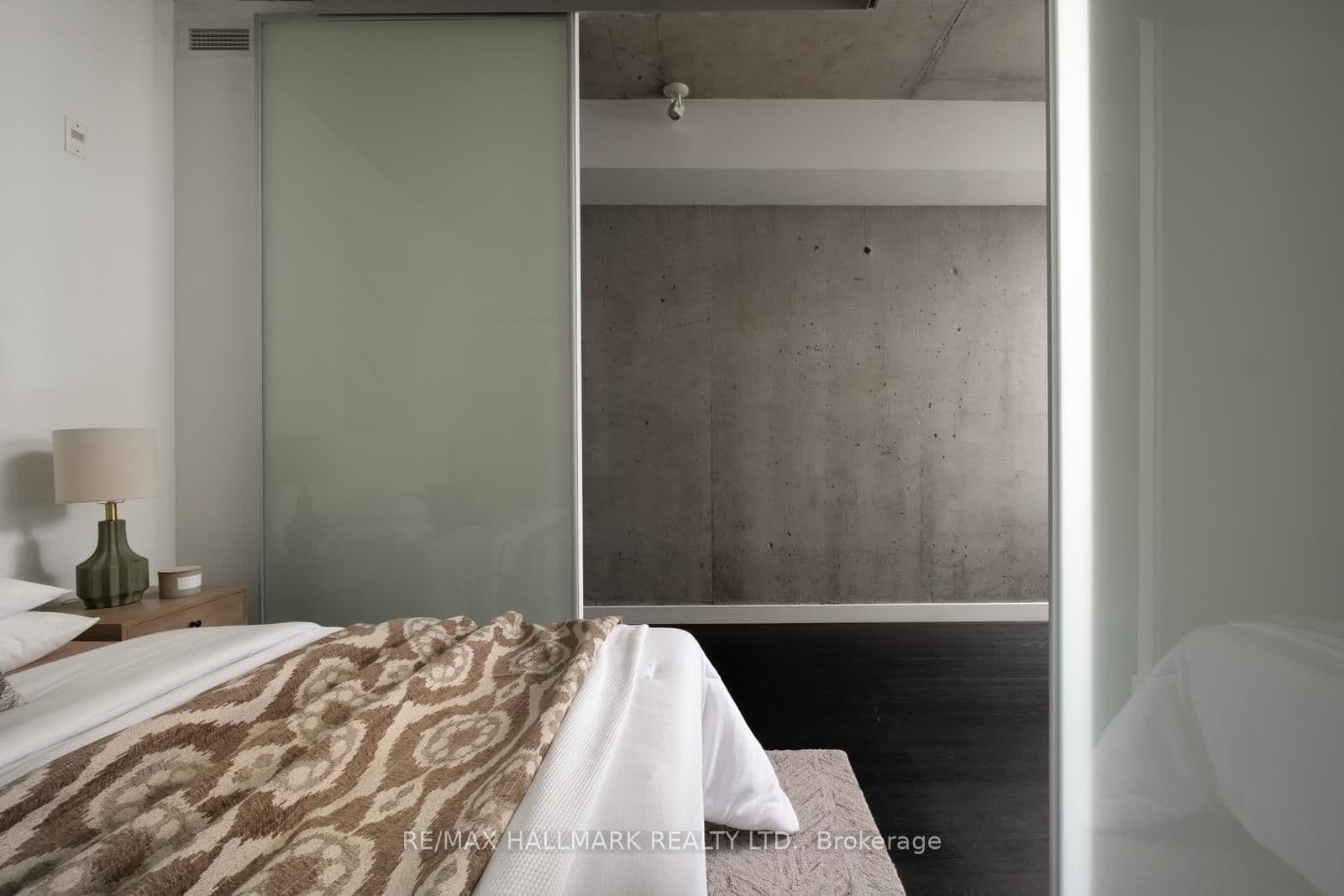 90 Broadview Avenue, Unit 202 thumbnail 14
