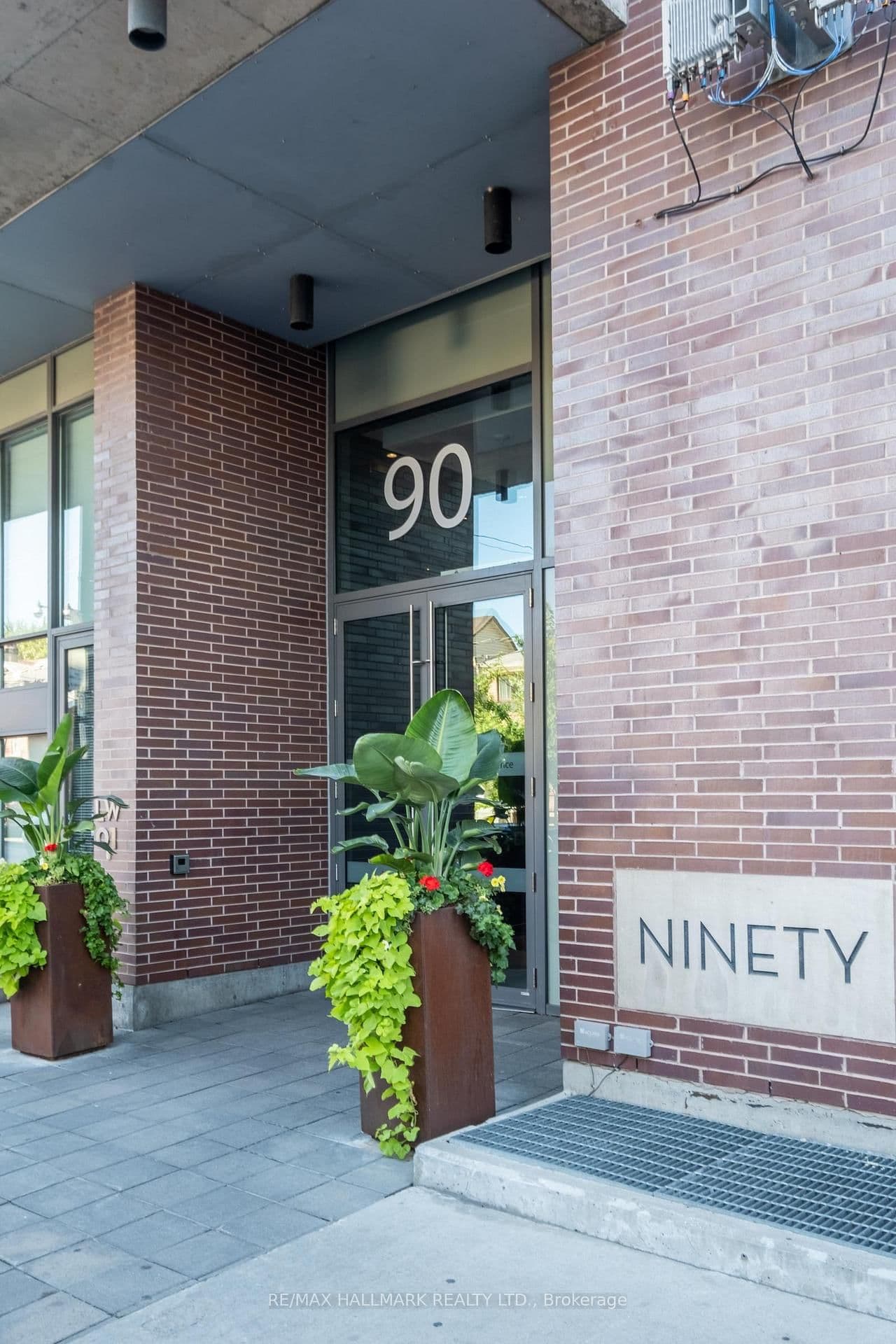 90 Broadview Avenue, Unit 202 thumbnail 23