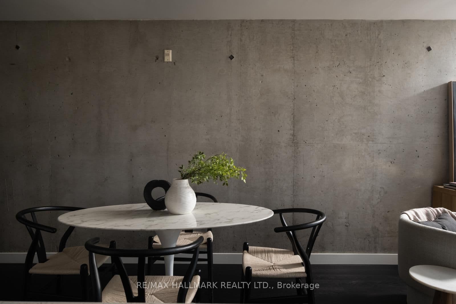 90 Broadview Avenue, Unit 202 thumbnail 5