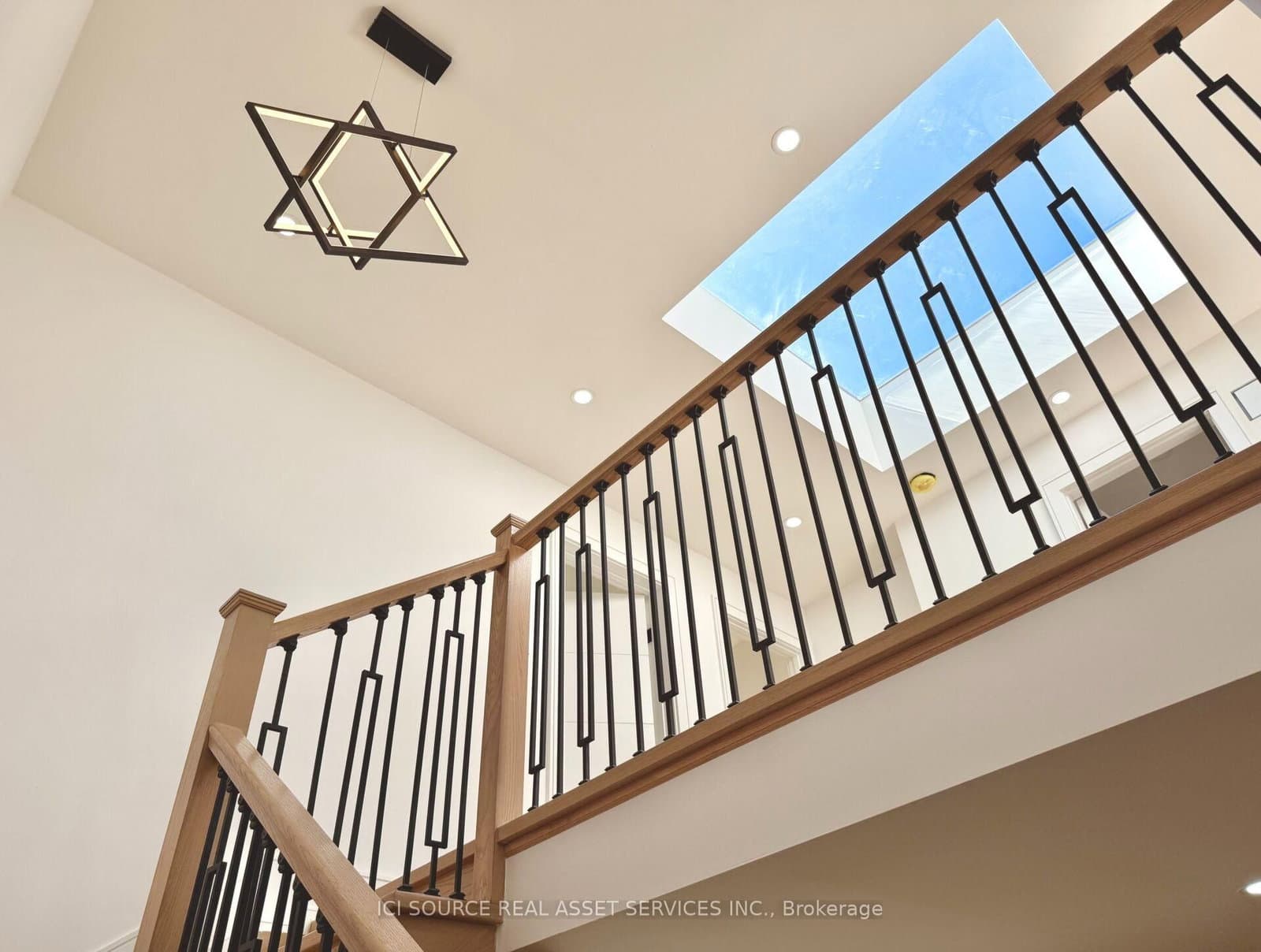 21 Vanbrugh Avenue thumbnail 13