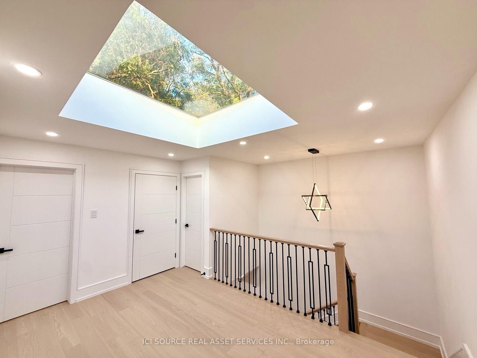21 Vanbrugh Avenue thumbnail 15