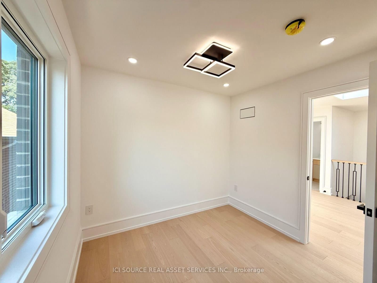 21 Vanbrugh Avenue thumbnail 21