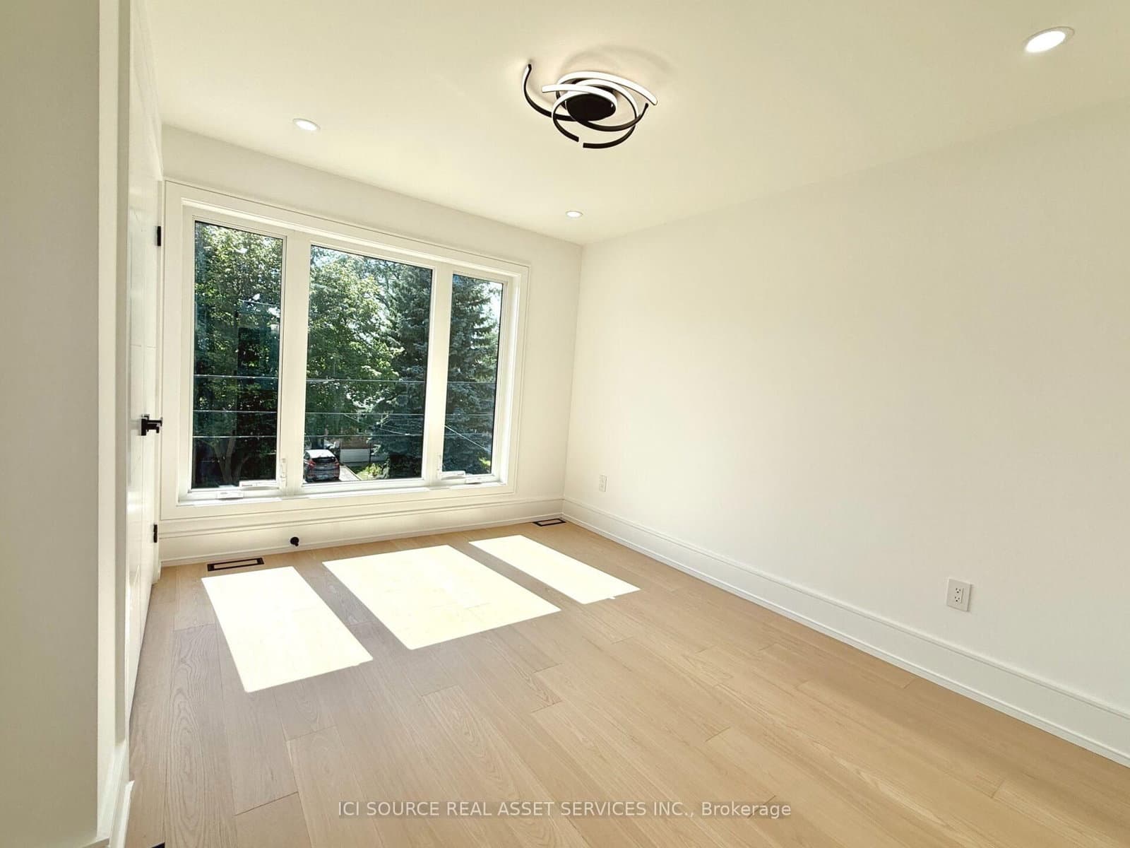 21 Vanbrugh Avenue thumbnail 22
