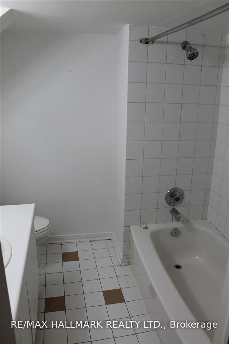 48 Strathcona Avenue, Unit Bsmt thumbnail 13