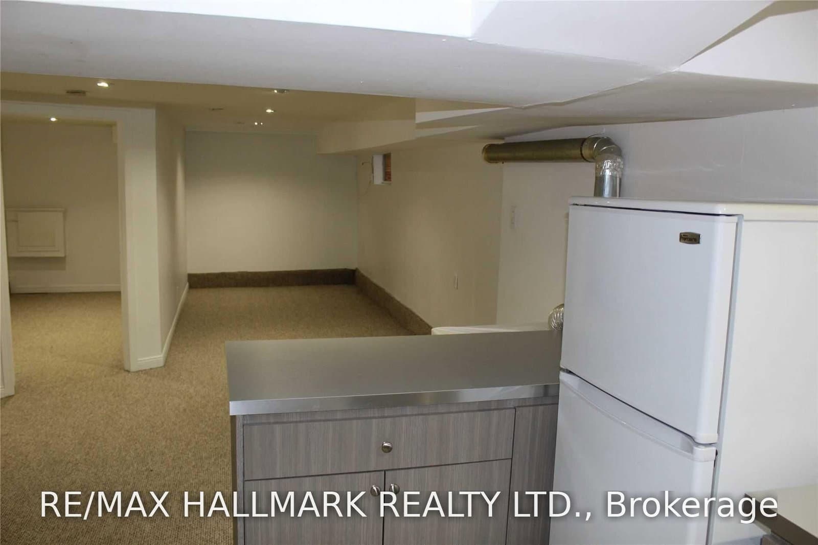 48 Strathcona Avenue, Unit Bsmt thumbnail 5