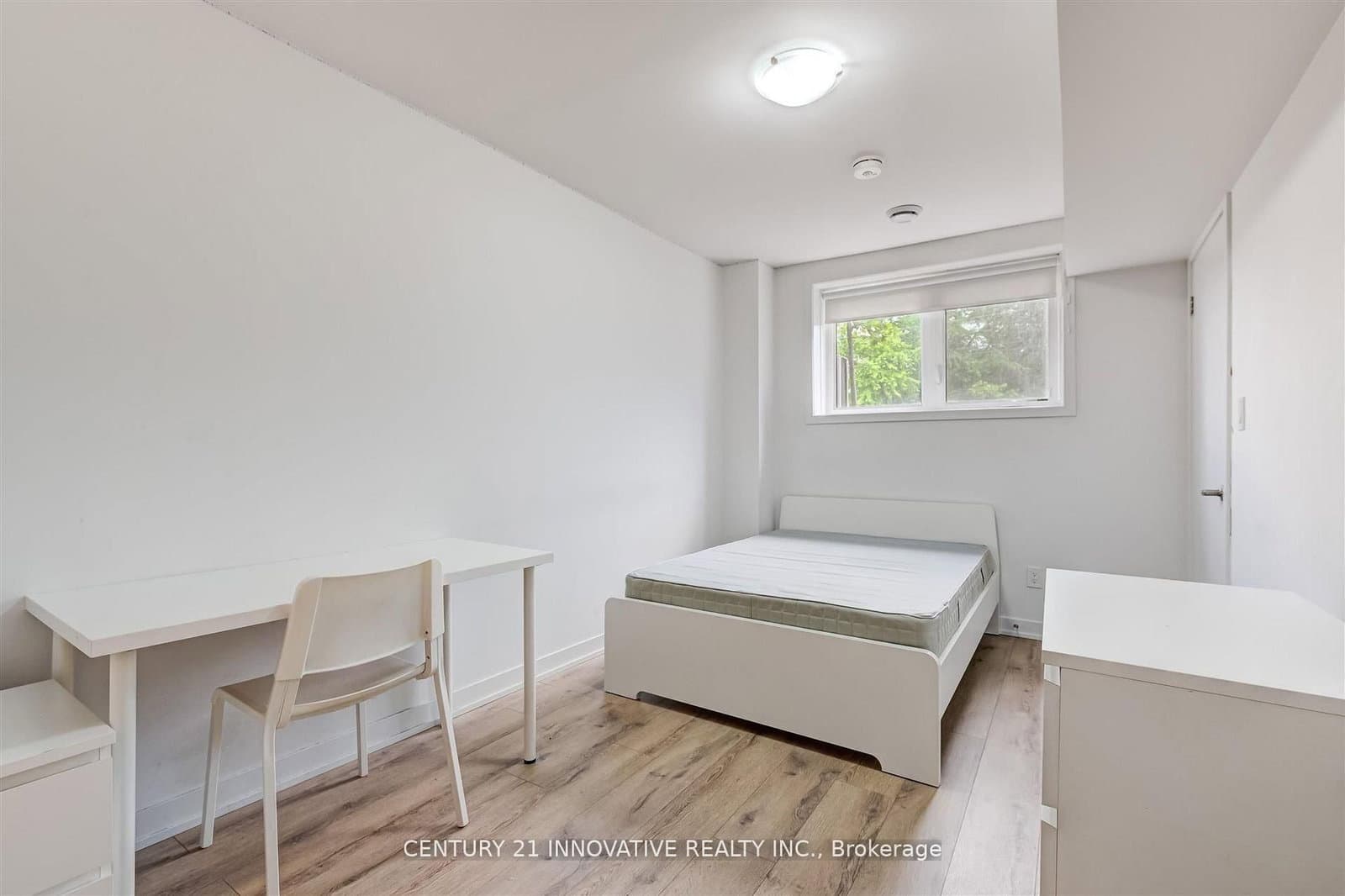 1720 Simcoe Street, Unit 16 thumbnail 9