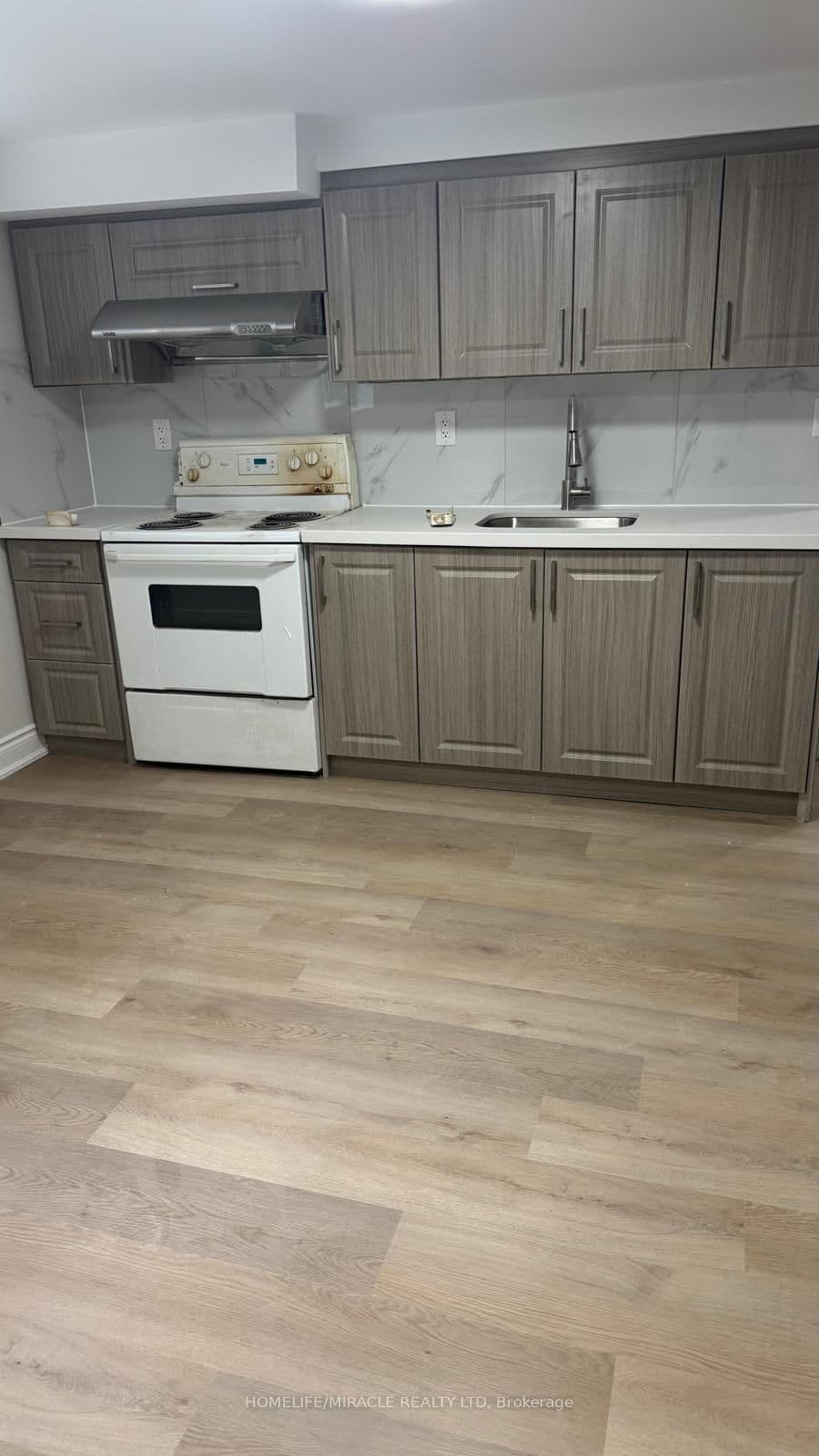 6 Kitson Drive - Image 1