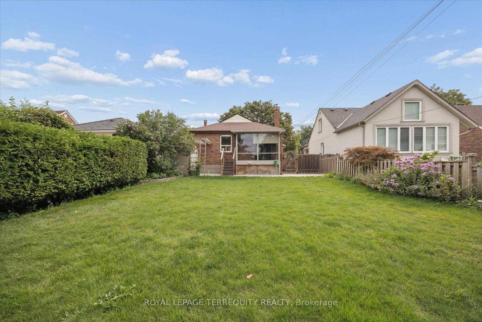 120 Ellington Drive thumbnail 35