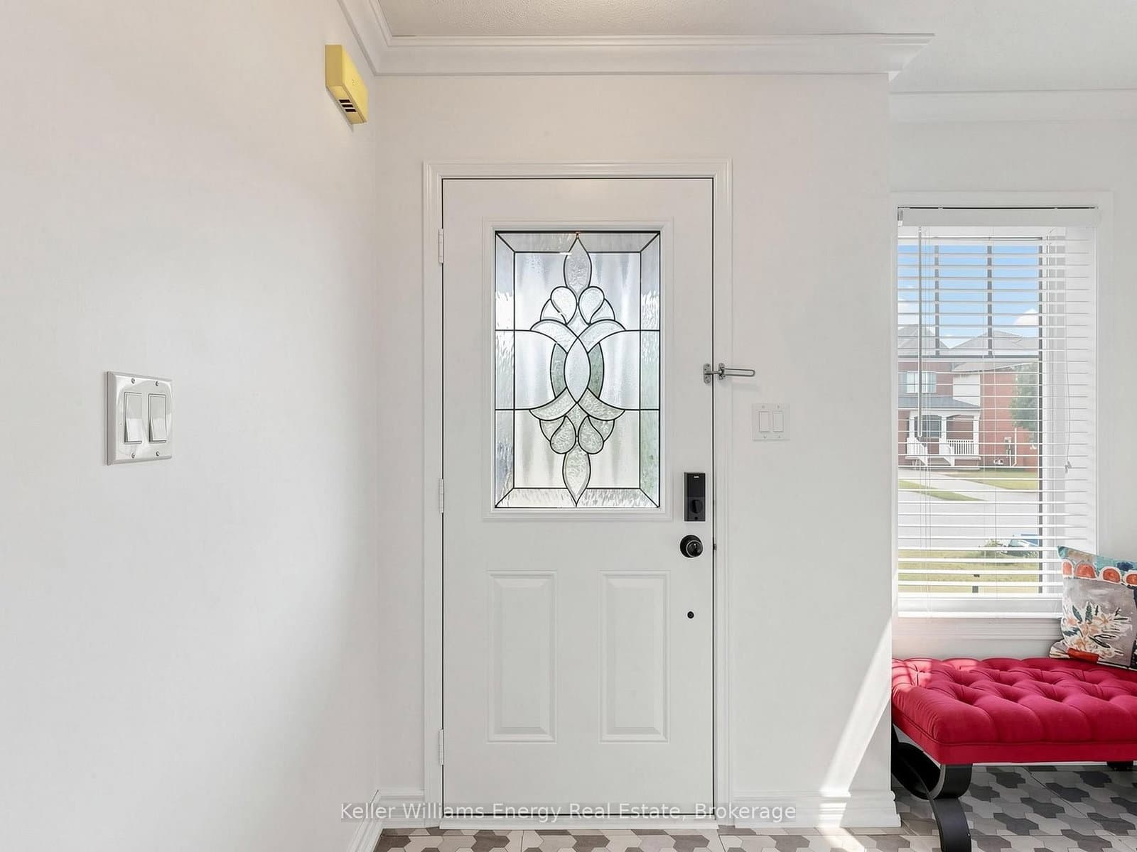 16 Donlevy Crescent thumbnail 5