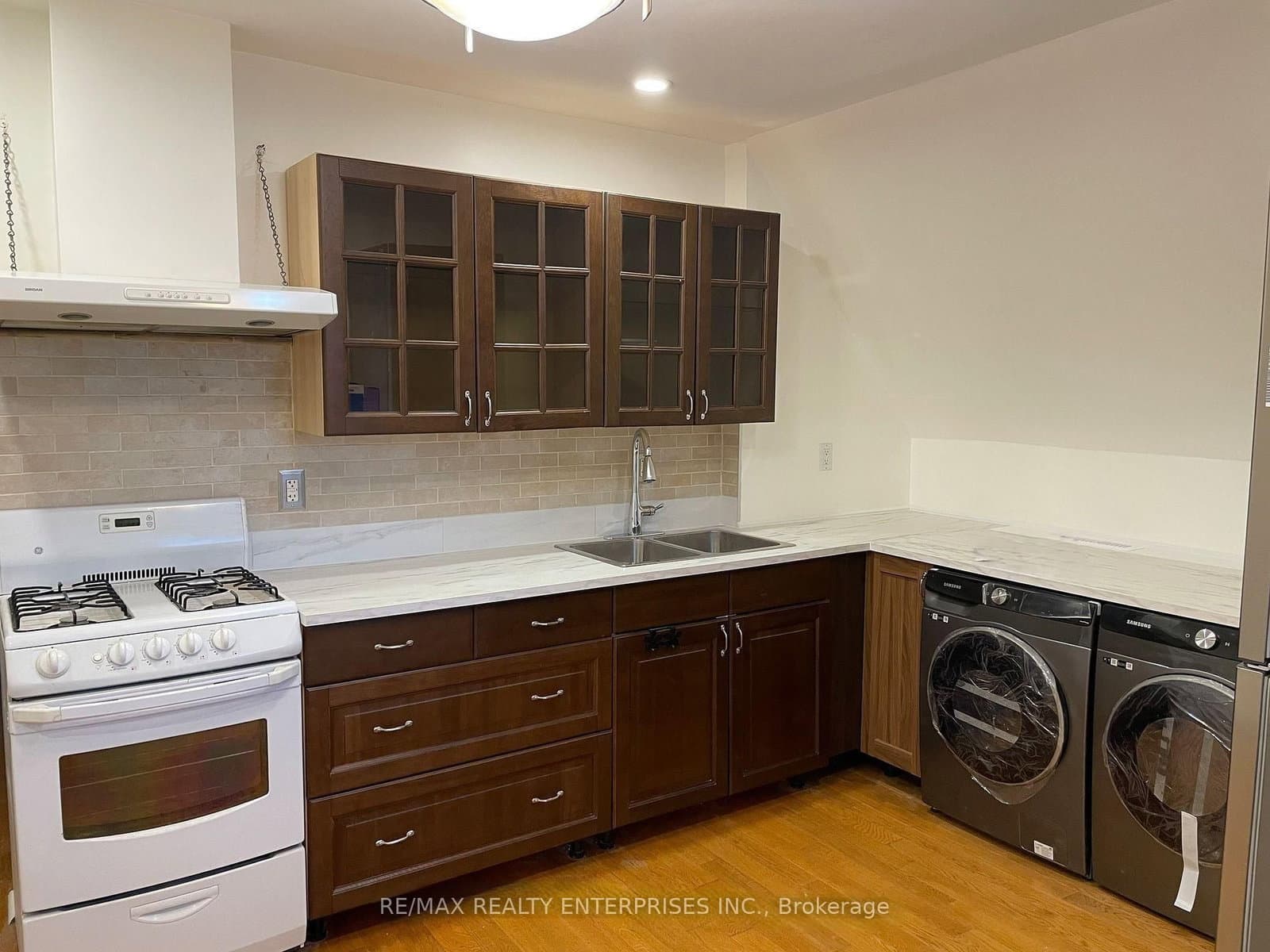 488 Logan Avenue thumbnail 3