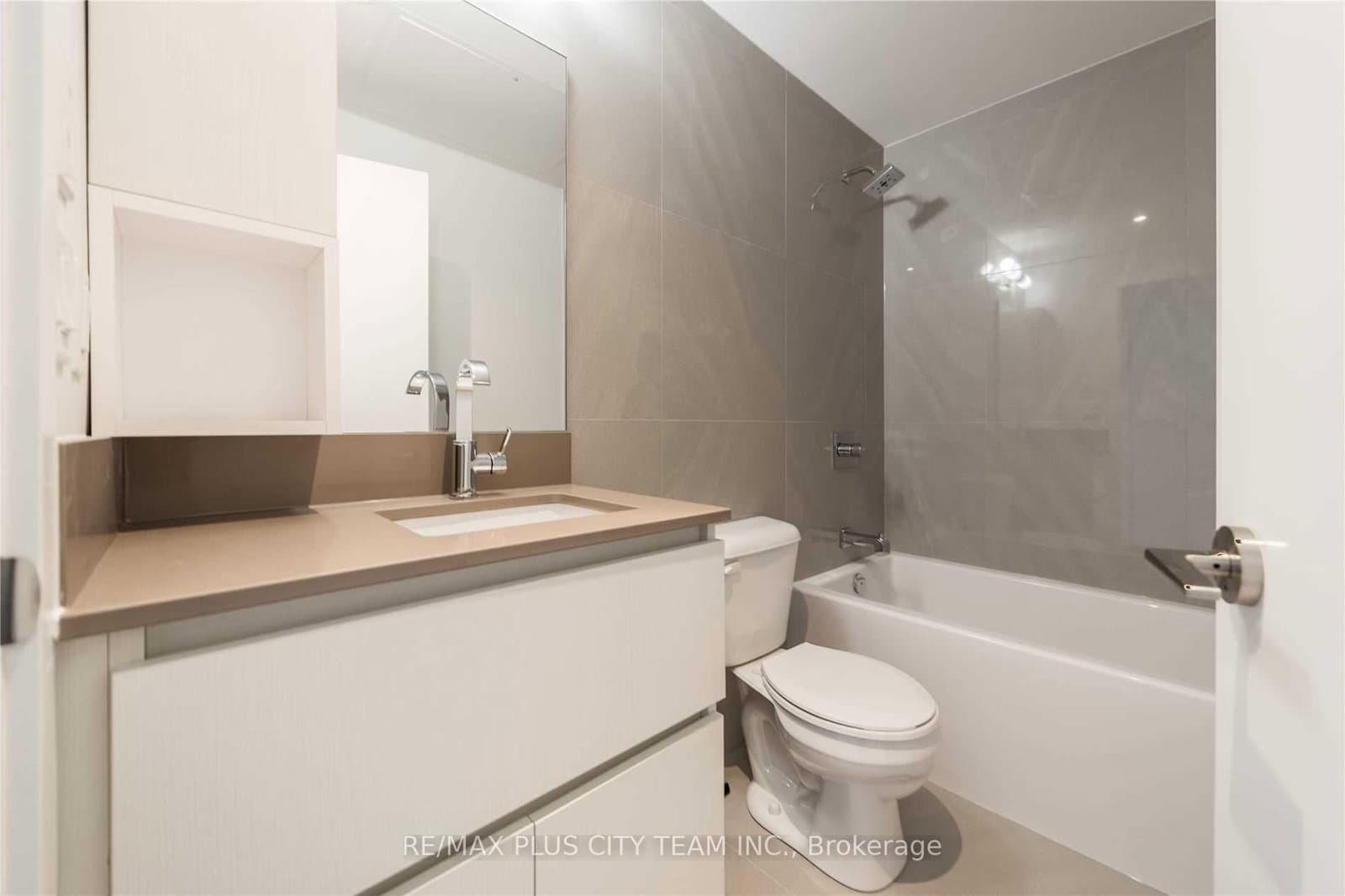 15 Baseball Place, Unit 1504 thumbnail 12