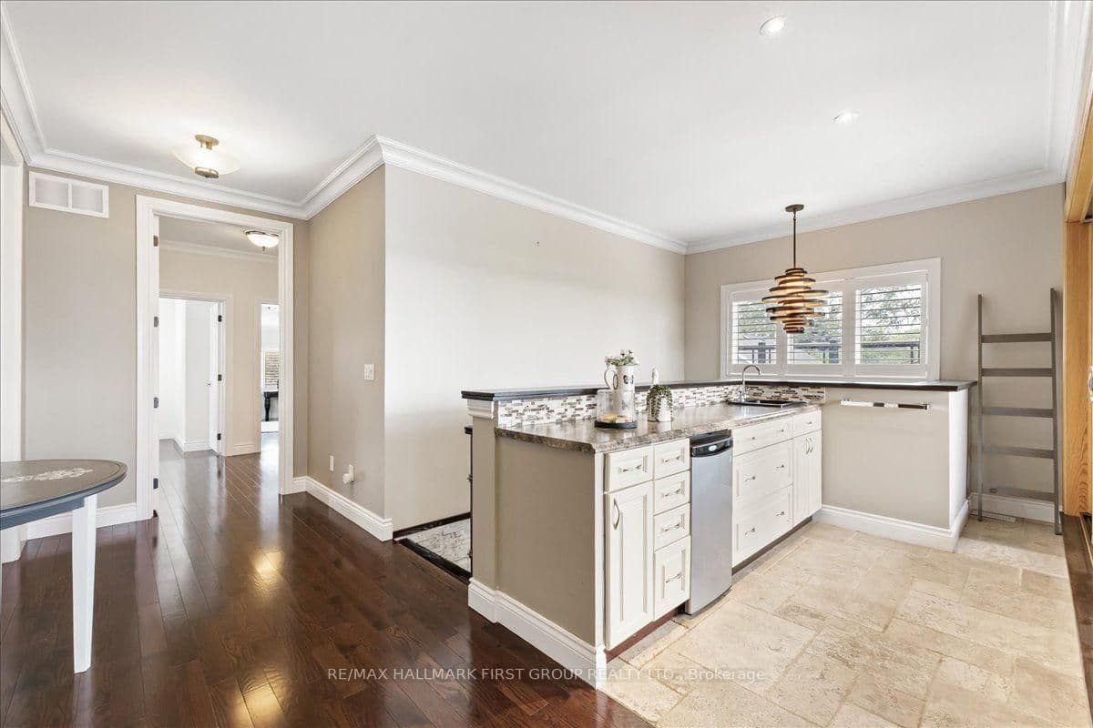 830 Fairview Avenue thumbnail 18