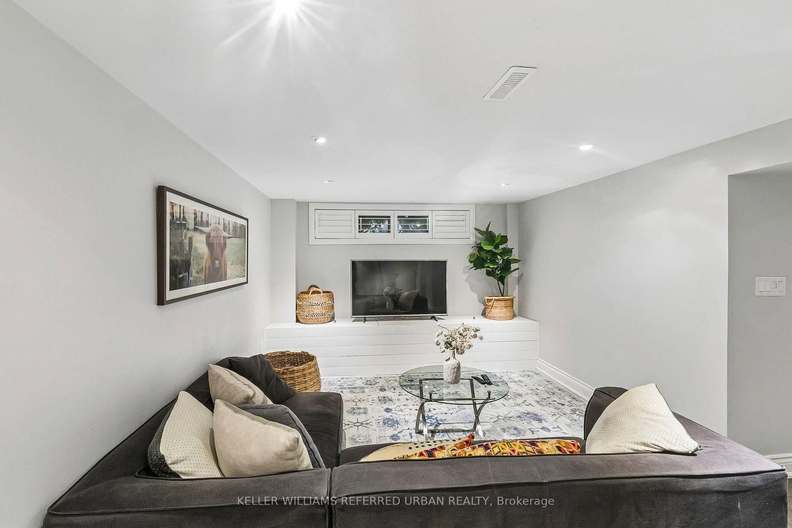 36 Vernadale Crescent thumbnail 32