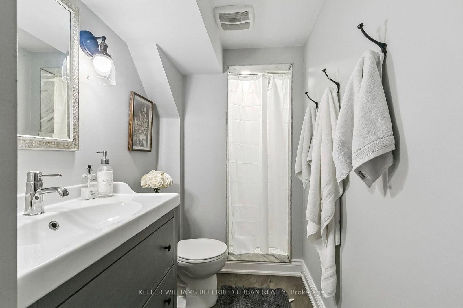 36 Vernadale Crescent thumbnail 40